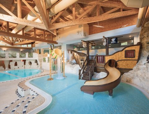 Hotel mit Pool Ried im Oberinntal, Schwimmen & Baden Hotel mit Pool Ried im Oberinntal, Schwimmen & Baden