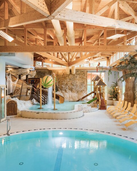 Familienhotel mit Pool Tiroler Oberland, Wellness & Aktiv